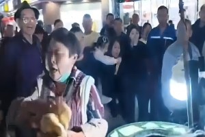 江苏昆山一烧饼摊主被城管查扣，现场免费送饼？官方通报